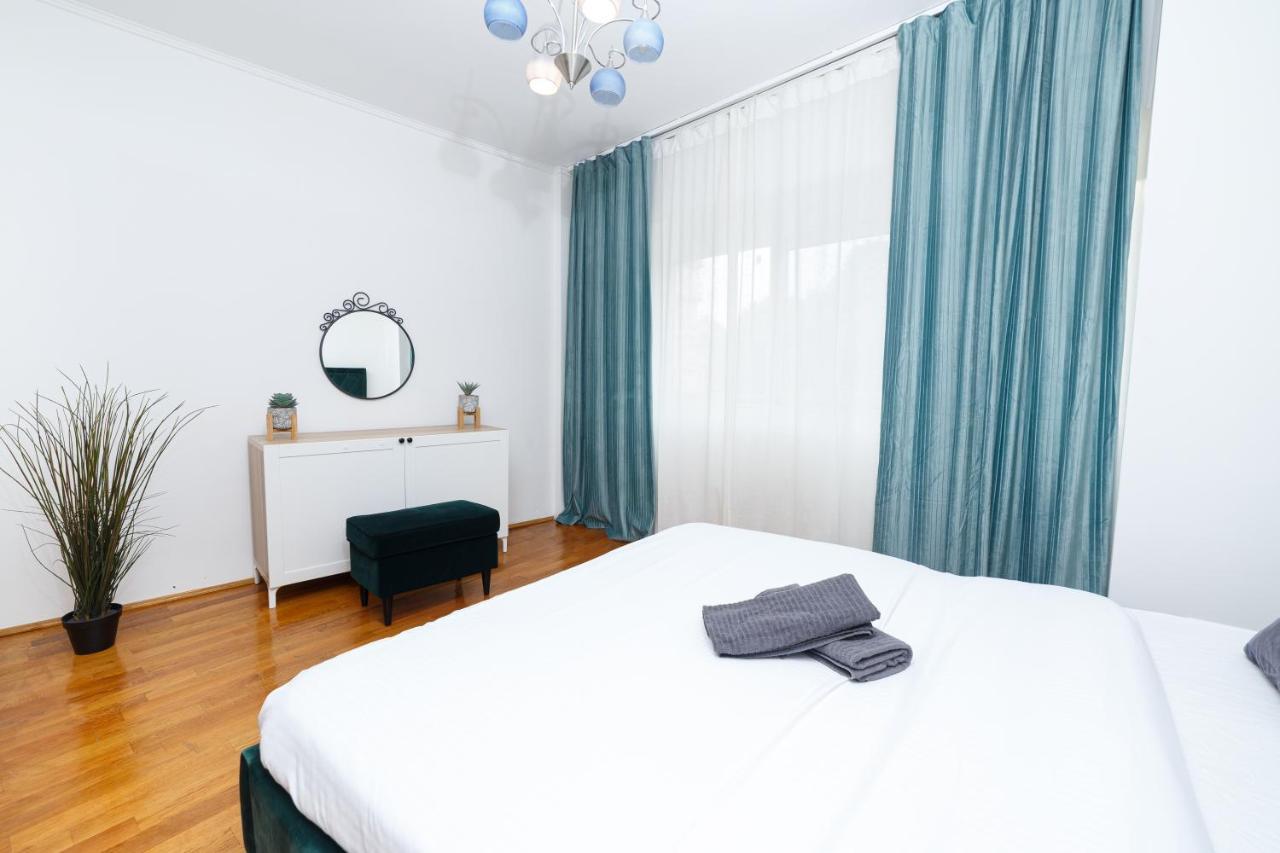 Color Apartments Unirii 14 Blv Bukarest Kültér fotó