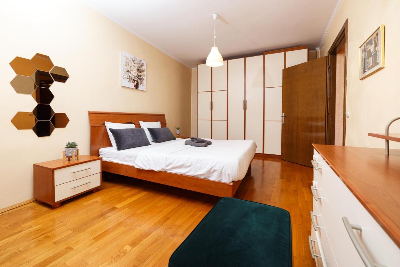 Color Apartments Unirii 14 Blv Bukarest Kültér fotó